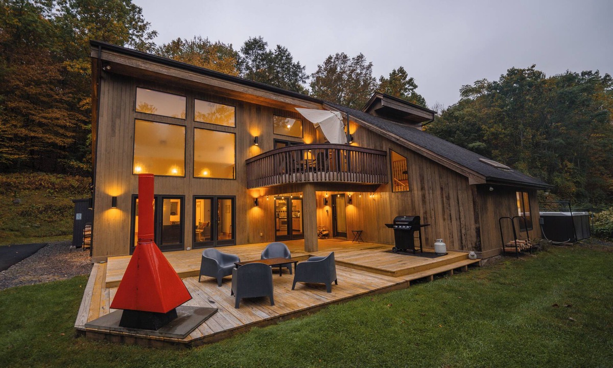 Poughkeepsie House | The House In Highland- Secluded Retreat