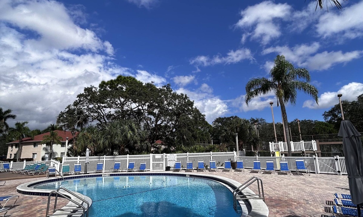 South Bradenton Condo | "The Salty Sugaree"-6 miles to beach, 1 mile to IMG, & multiple resort pools!