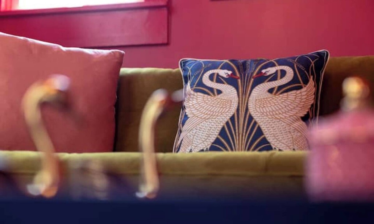Southeast Pensacola Villa | The Swan: Vibrant East Hill Getaway in Pensacola, Close to Beaches and Downtown