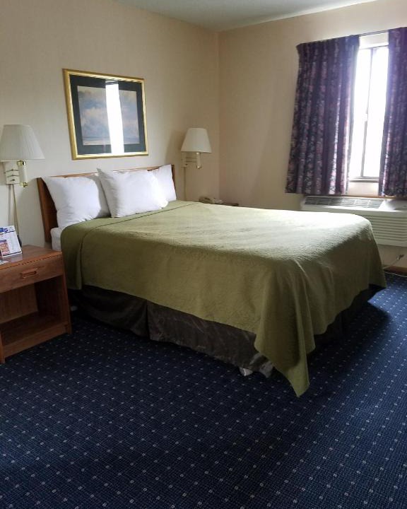 St Ignace Hotel | Thunderbird Motor Inn