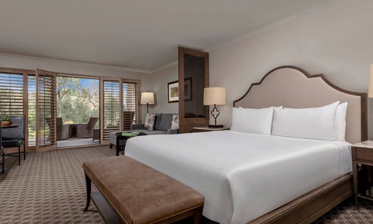 Rancho Bernardo Hotel | Tranquil Spa View Studio with Outdoor Firepit – Ultimate Relaxation Spot