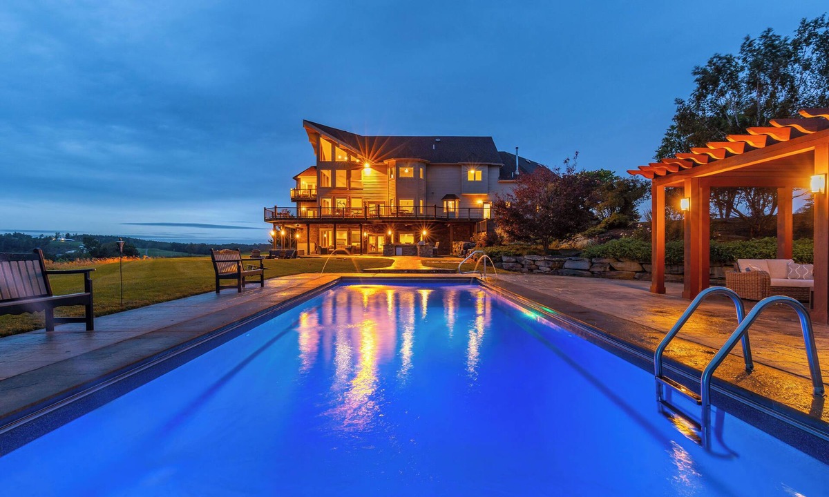 Owego House | Unforgettable Private Views! Luxury Estate Sleeps 22 - Heated Pool and Spa!