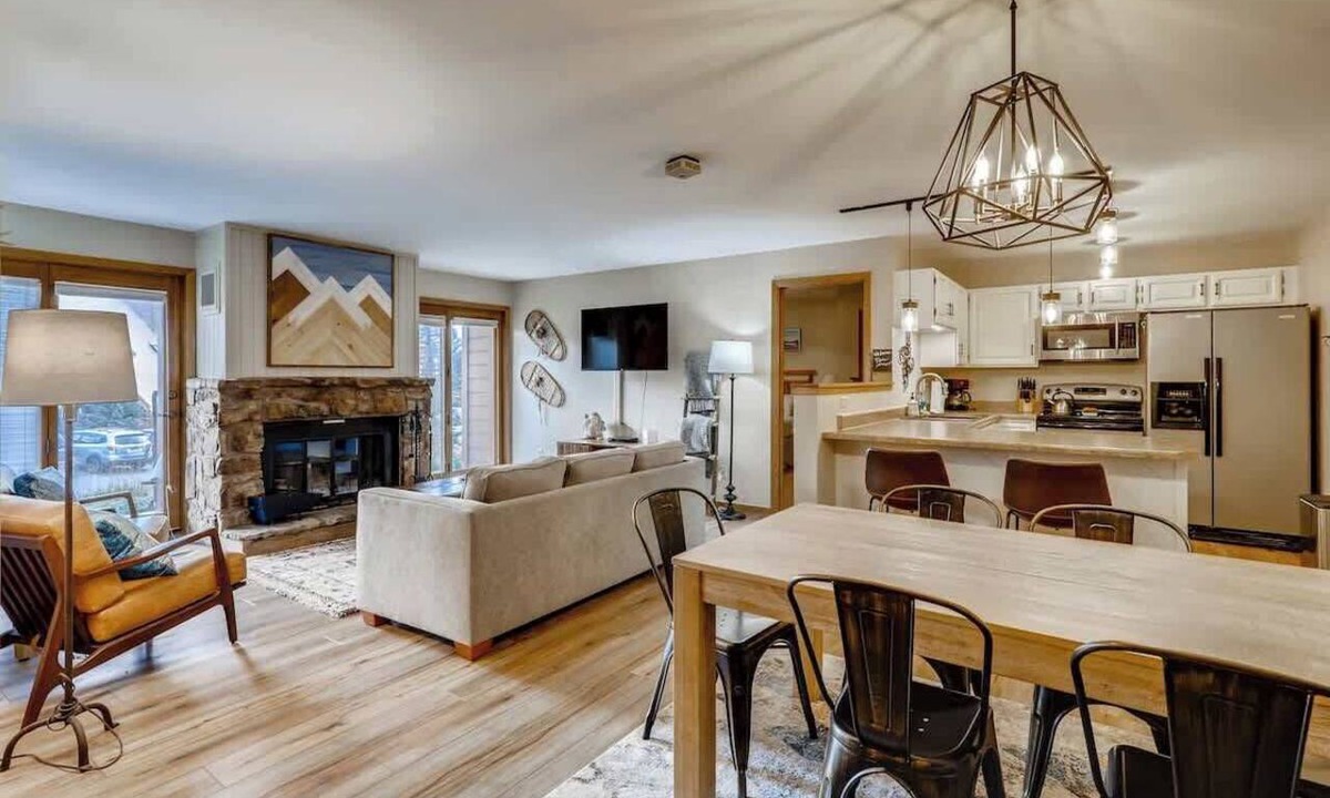 Wildernest Condo | Updated Mountain Condo Near Ski/Golf