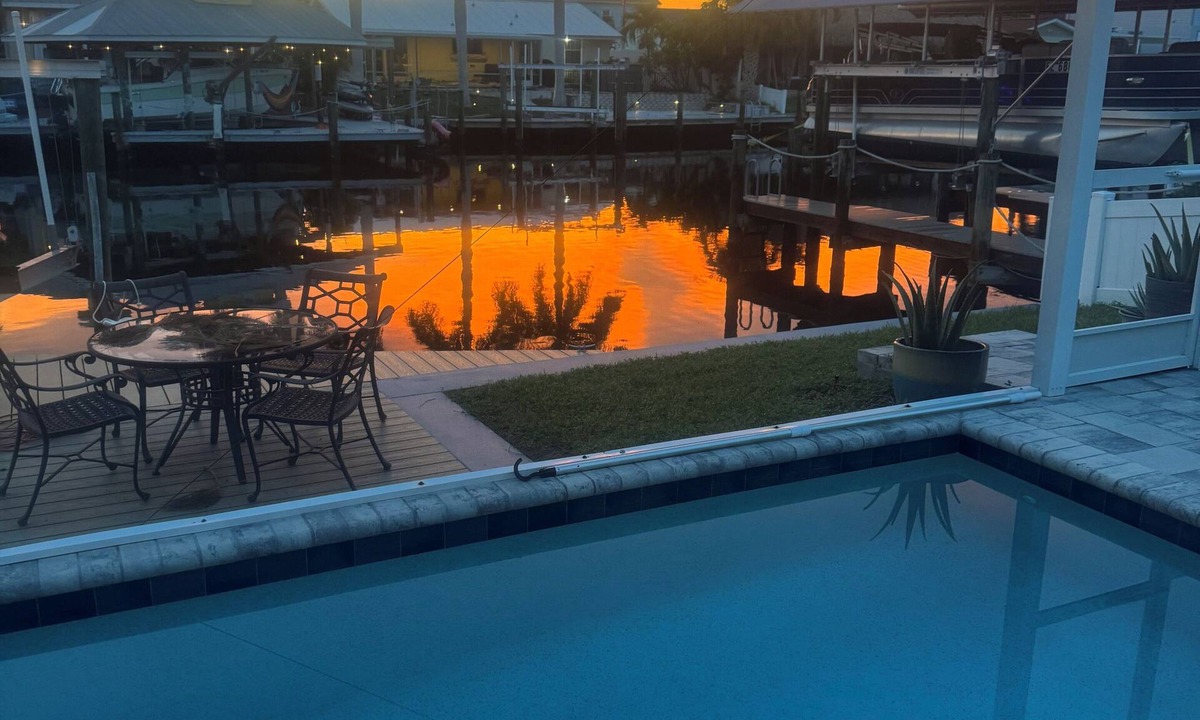 Burnt Store House | Entire home in Matlacha Isles-Matlacha, Florida 4 guests 2 bedrooms 3 beds