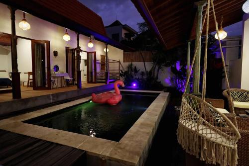 Batu Bolong Villa | Villa Casa Riviera