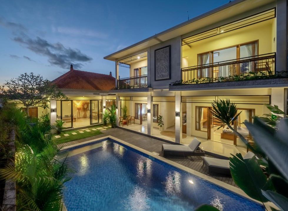 Berawa Villa | Villa France 4 Bedroom Villa 100 Meter from Finns Rec