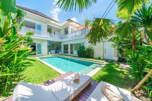 Batu Bolong Villa | VILLA MASCA - 5-Star Beach Villa - Tropical Vibes