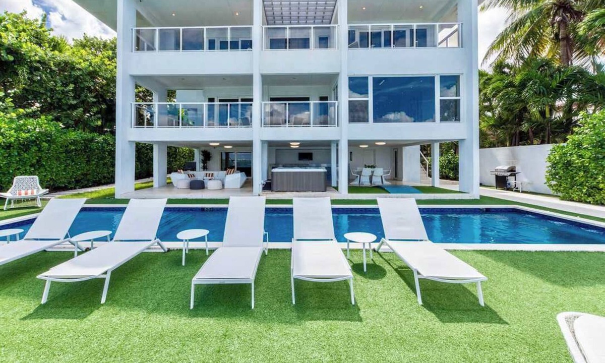 Venetian Islands Villa | Villa Milli – Modern Waterfront Villa on the Venetian Islands