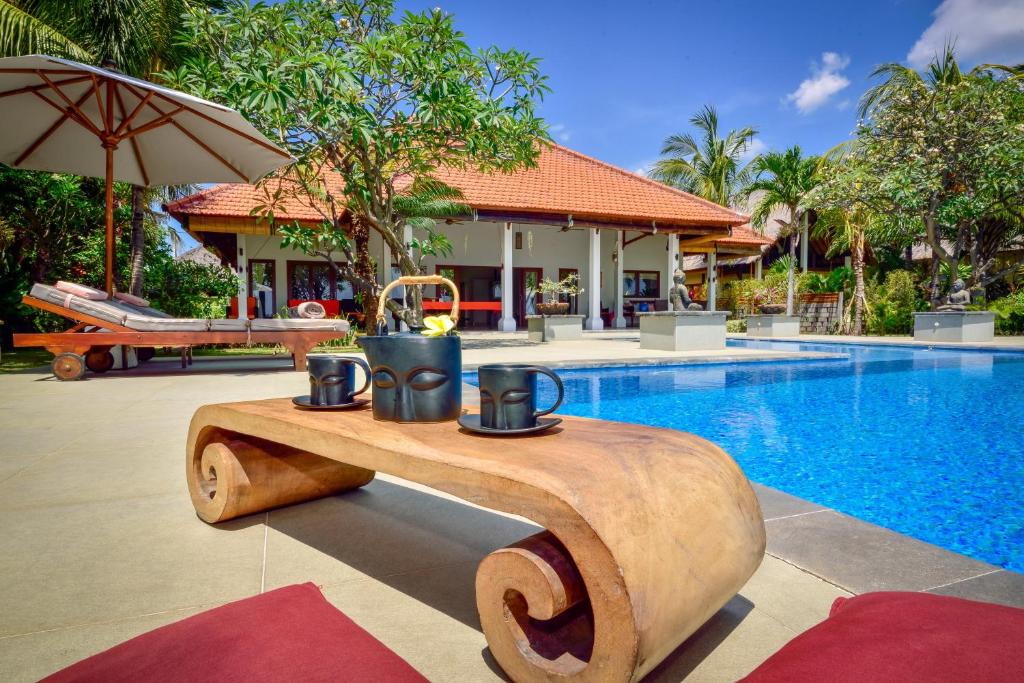 Banjartegehe Villa | Villa Saffraan -Paradise at the Bali sea!-