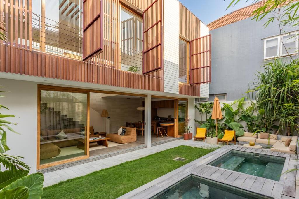 Berawa Villa | Villa Suku 3 Luxury Villa with Premium Jacuzzi Canggu