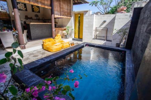 Taman Griya Villa | Villa Yellow Sky