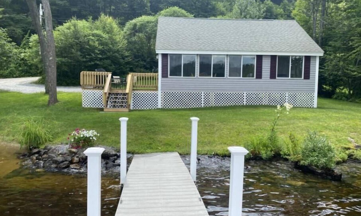 Antrim Cottage | Waterfront Cottage Weekly Rental