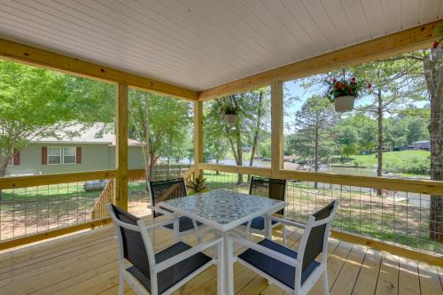 Eatonton House | Waterfront Lake Sinclair Home: Dock + Grill!