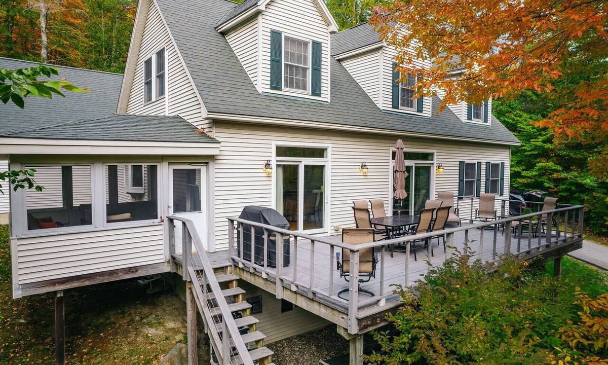 West Hartford House | Wooded Colonial with Fire Pit & Deck, near the Club