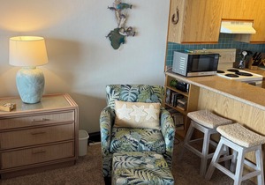 Direct OCEANFRONT STUDIO CONDO