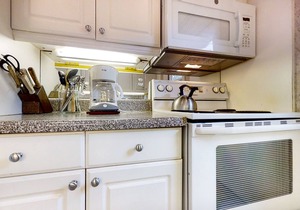 Dog-friendly lagoon-view condo w/ tennis - close to the beach!