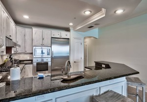Gulf-Front Condo w/Infinity Pool Access