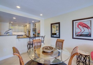 Gulf View Condo with Easy Access to Gulf, Sound and Pool.
