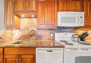 Remodeled OceanFront Condo w Wonderful Ocean Views-Valley Isle 401