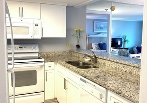 South Hampton 305-Bathrooms Recently Updated
