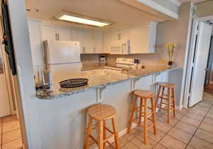 South Hampton 305-Bathrooms Recently Updated