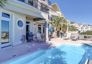 Spacious Oceanfront Home w/ Free WiFi, Views & Private Heated Outdoor Pool