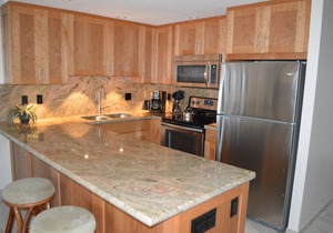 Spectacular OCEANFRONT! 2BR/2BA Papakea L-305 with A/C. No resort fee.
