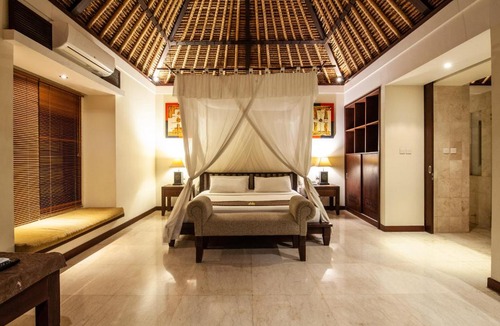 Laksmana Villa | 1 Bedroom Private Pool Villa Seminyak Walk to Beach, Shops, and Restaurant