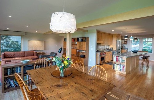 Amherst House | 1 of a Kind: Modern Architecture, Natural Beauty, Walk to Amherst College
