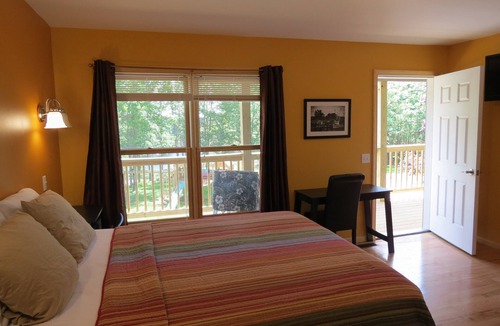 Corinth House | 10 BR home, up to 3 homes with 22 BR/14BA, hot Tubs, On 20 acres, water views