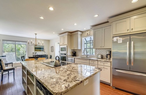 South Beach Villa | 1581 Lagoon Villa ~ Beautiful Coastal Getaway in South Beach Marina Area!