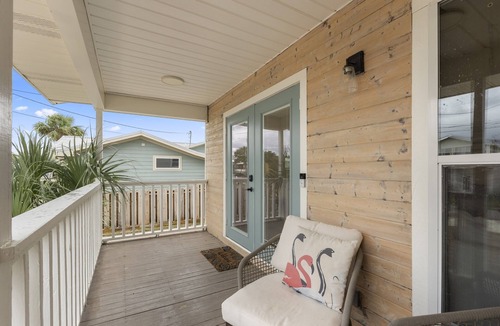 Kiska Beach House | 2 Blocks From Beach. Pet Friendly!