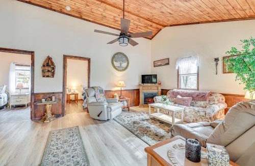 Peru House | 2 Mi to Lake Champlain: Cabin w/River Access!