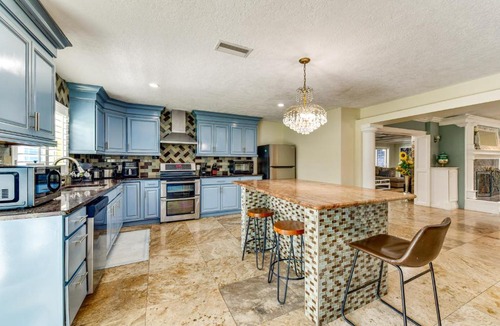 Desoto Acres House | 2 Private Pools! 2-Acre Retreat Near Dtwn Sarasota