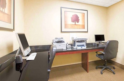 Southport Hotel | 2-Star Hotel ∙ Wingate By Wyndham Southport