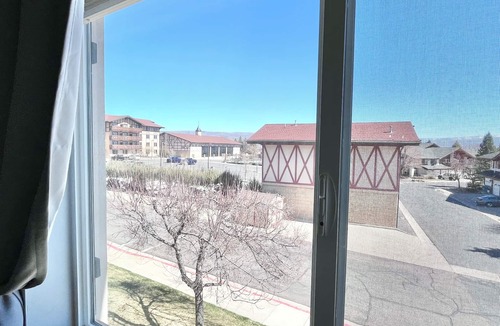 Zermatt Villa | 2071/73 | 2BR Modern Villa | Near Park City Ski