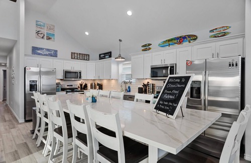 Port Bolivar House | 3 Beachfront Homes, 3 Heated Pools, 4 Hot Tubs, 3 Lifts, Pet Friendly, Sleeps 80