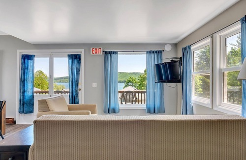 Cooperstown Cottage | 3 Bedroom Cottage that sleeps 10 minutes from Cooperstown on Otsego Lake
