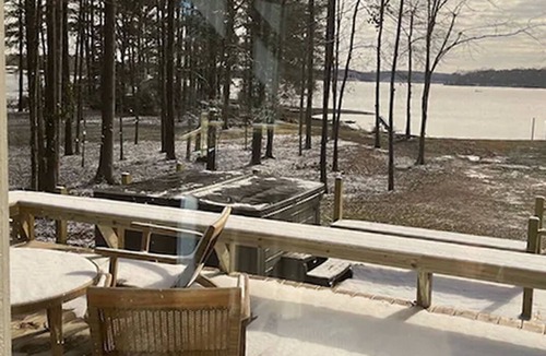 Ninety Six House | 3 Bedroom + Kids Loft, Lovely Family Lake Front Vacation Home