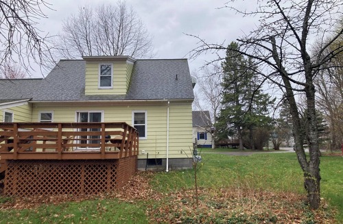 Ontonagon House | 3 Bedroom with path to beach in town!