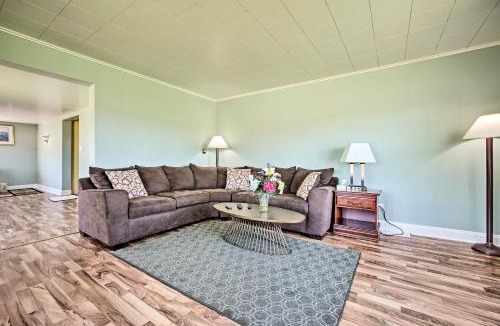 Shorewood-Tower Hills-Harbert House | 3 Mi to Lake Michigan Access: Sawyer Home w/Patio