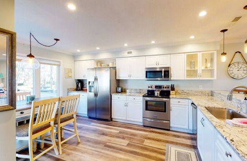 Johns Island Condo | 30-Day Marshfront Rental Condo w/Amazing Views, 2 Porches, Laundry & Shared Pool