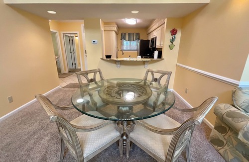Arcadian Shores Villa | 3A Windermere by the Sea - access to all amenities!