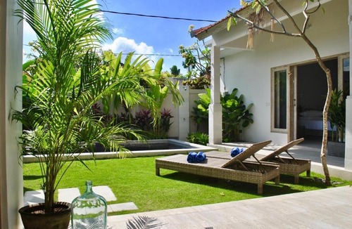 Batubelig Villa | 3BR LUX SEMINYAK BEACH VILLA with GARDEN POOL CINEMA AND WALK TO BEACH