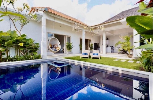 Batubelig Villa | 3BR LUX SEMINYAK BEACH VILLA with GARDEN POOL CINEMA AND WALK TO BEACH