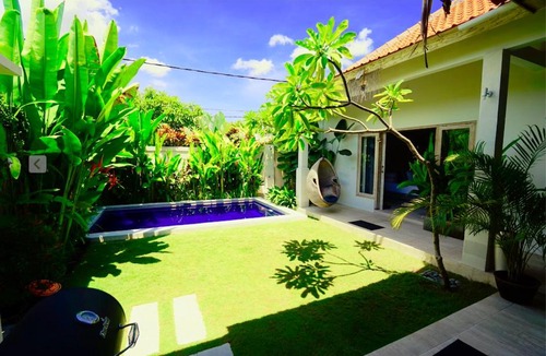 Batubelig Villa | 3BR LUX SEMINYAK BEACH VILLA with GARDEN POOL CINEMA AND WALK TO BEACH