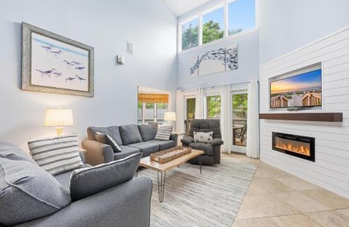 Arcadian Shores Villa | 4E Windermere by the Sea