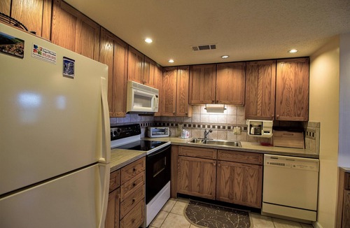 Seven Devils Condo | 5th Floor Condo w/Views of Grandfather Mountain