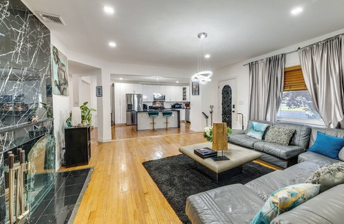 Alden Manor House | 8 Mi to Jones Beach State Park! Cozy Home w/Porch