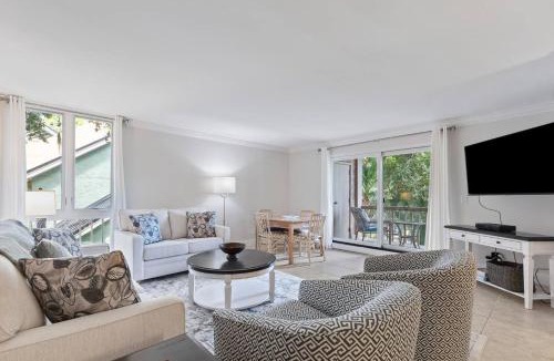 Harbour Town Villa | 882 Ketch Court Harbour Town Sea Pines Resort 3BR Villa Walk to Marina Pool Access Hilton Head